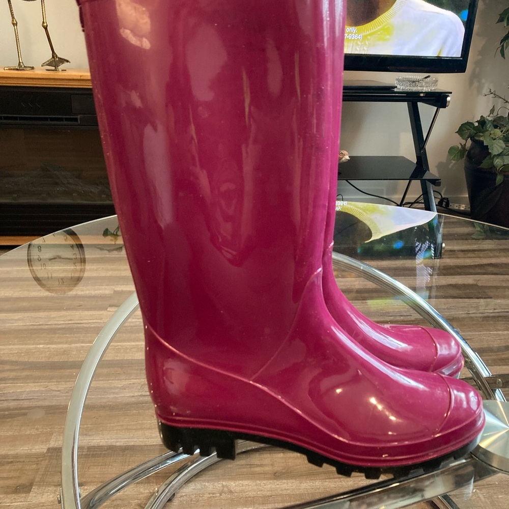 New without tags women’s rubber boots never worn